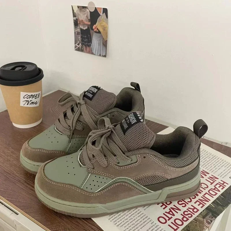 Street Fashion Walking - ファッションヴィンテージスニーカー男性アメリカンスタイルストリートトレンドカップルスケートボードシューズ通気性快適なカジュアルウォーキングシューズ