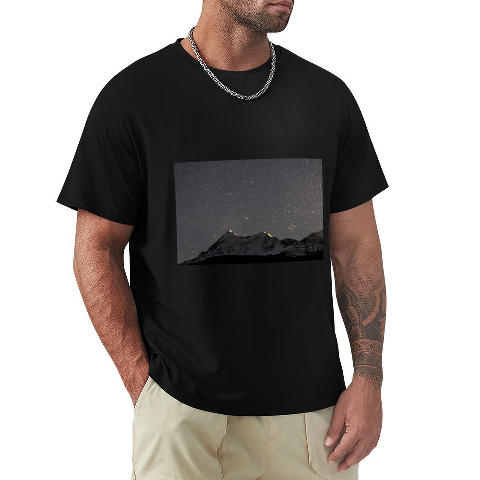 Street Fashion India - インドのヒマラヤ山脈のベドニ・ブガルから見下ろすトリシュール・スタートレイル Tシャツ ストリートファッション カジュアルTシャツ