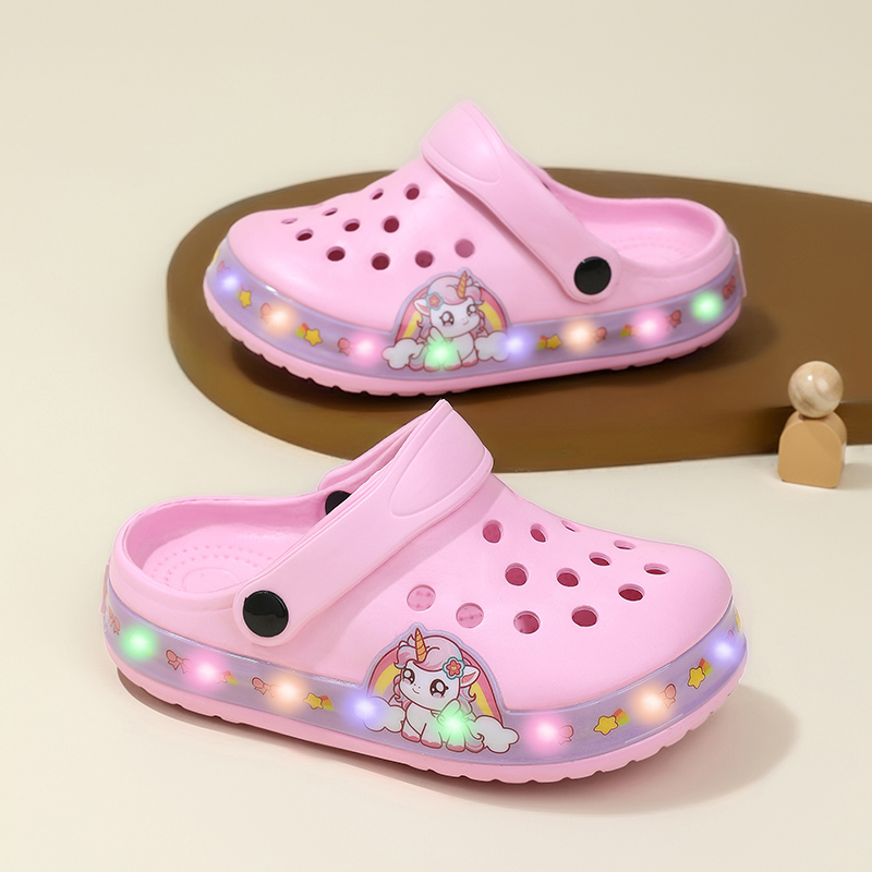 夏子供用穴あきサンダル LEDライト付き点滅ライトシューズ  - Street Fashion Boy のレビューと価格