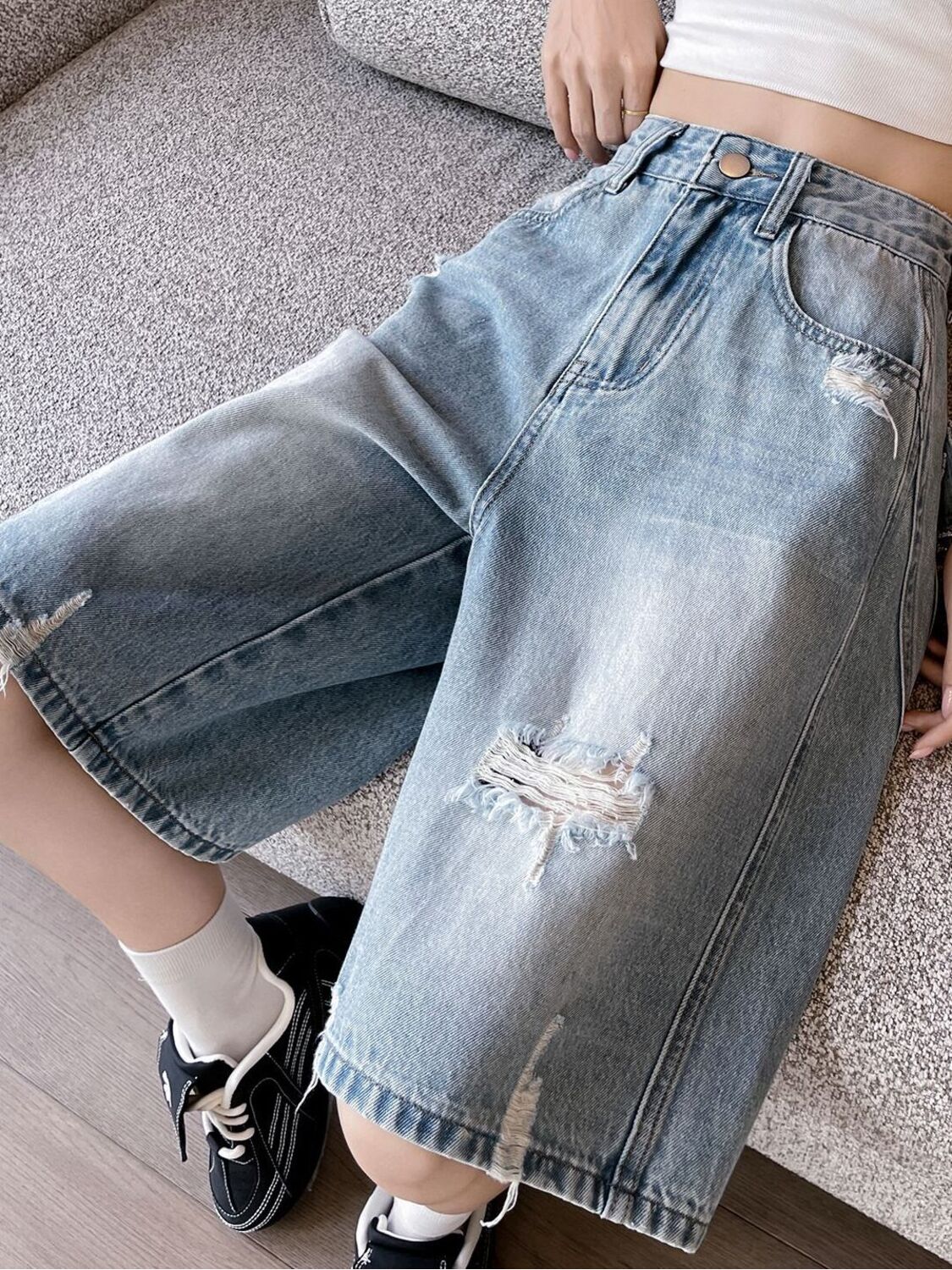 女性用ハイウエストダメージデニムバミューダショーツ、ワイドレ - Distressed Jean Rip のレビューと価格