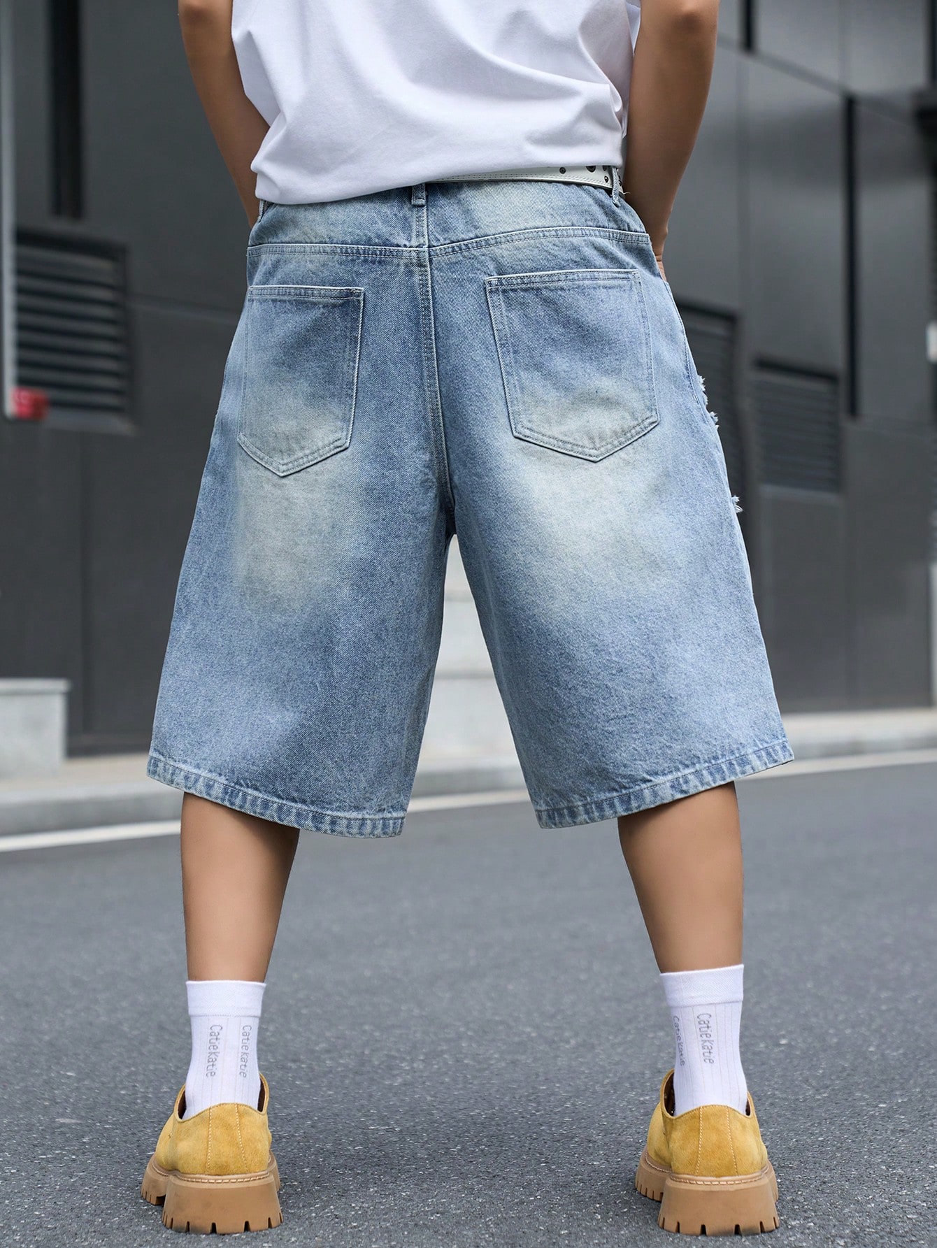 メンズ ルーズフィット デニム バミューダ ショーツ、ヴィン - Distressed Jean Rip のレビューと価格